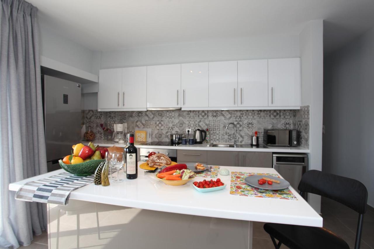 Edem Beach Apartment With Sea View By Athenian Homes Luaran gambar